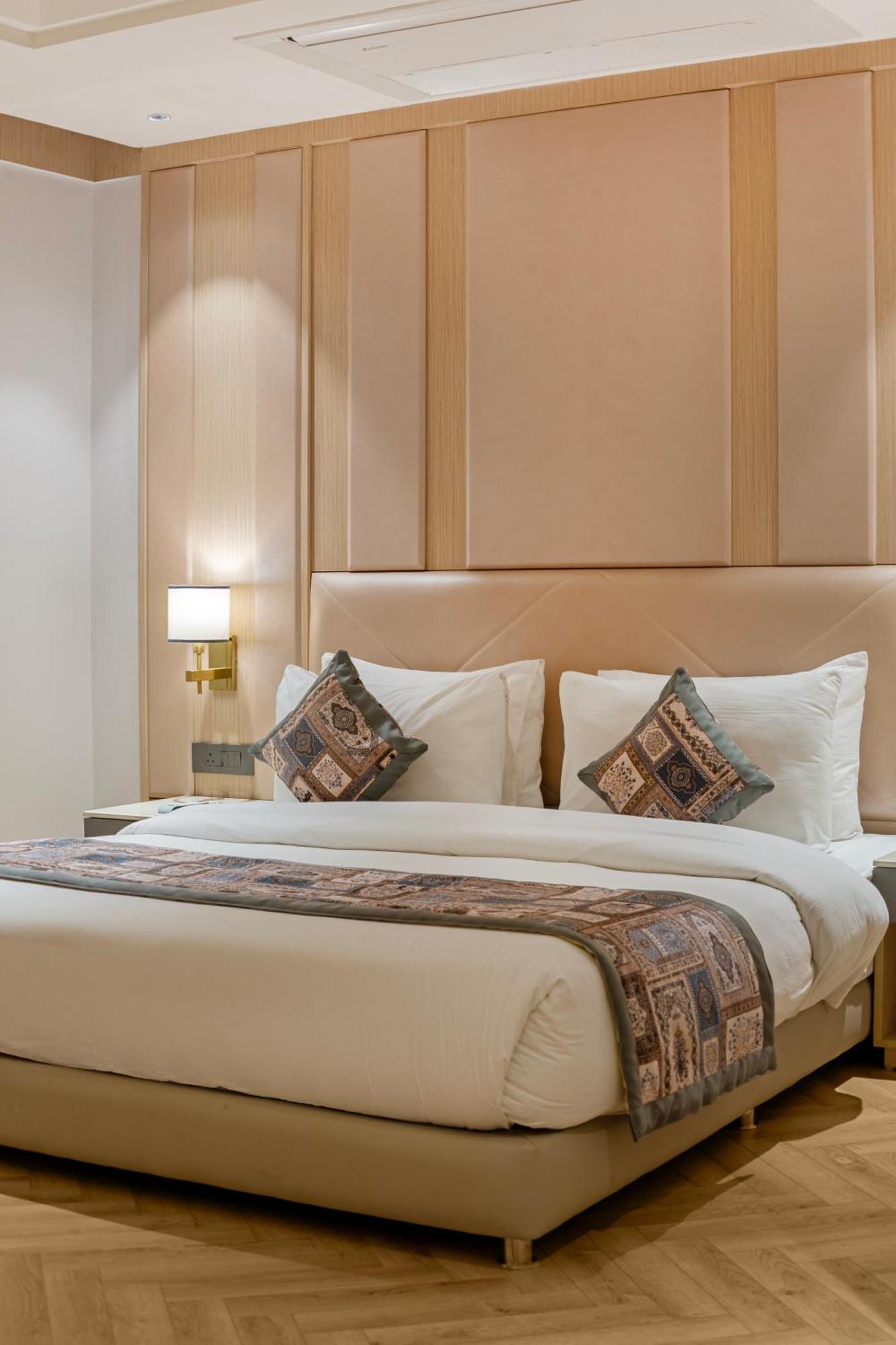 Sandoz Amritsar Near Golden Temple Екстер'єр фото