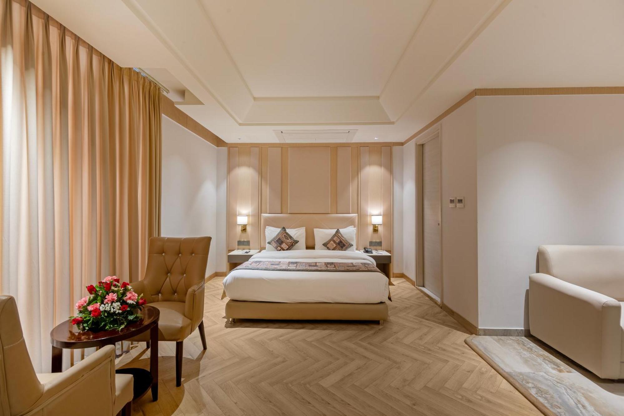 Sandoz Amritsar Near Golden Temple Екстер'єр фото